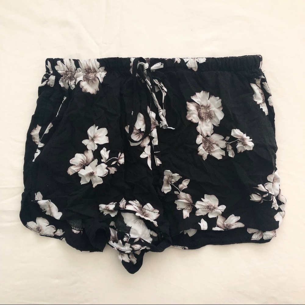 brandy melville floral eves shorts